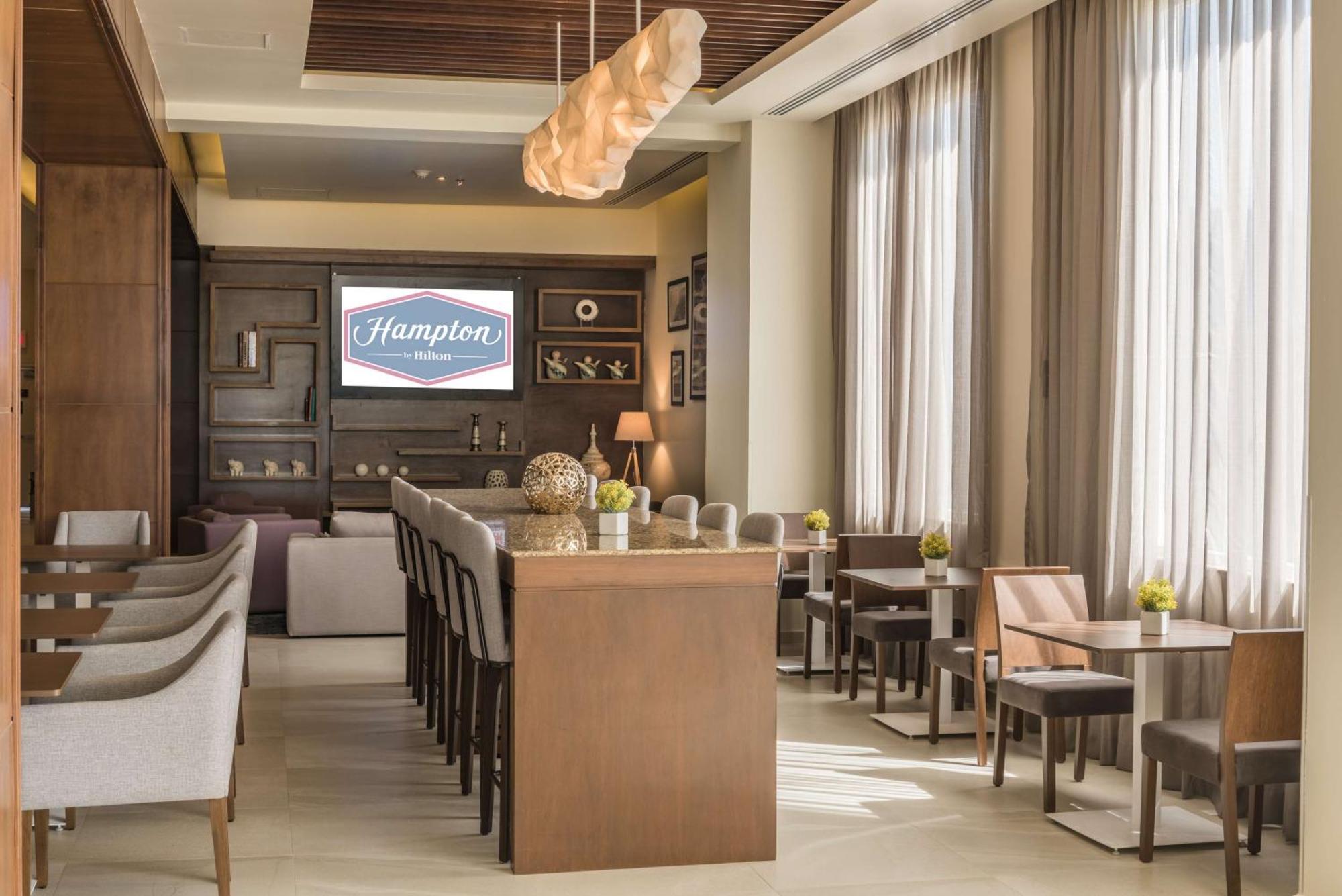 Hampton Inn & Suites By Hilton Salamanca Bajio Exterior photo